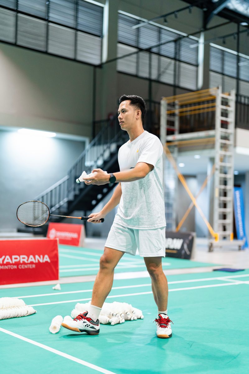 Private badminton lesson on court in Bali